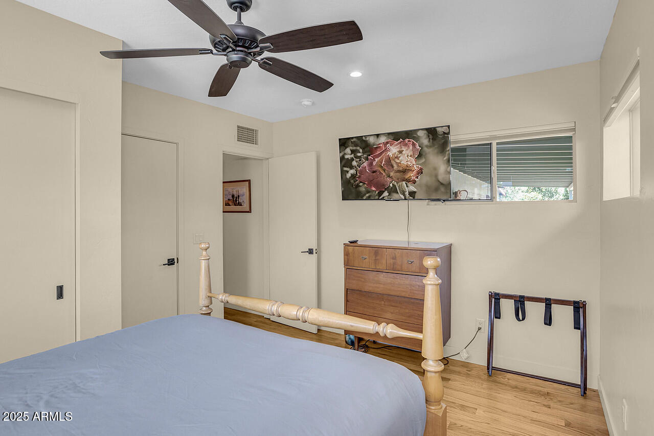 289 Wilson Road Sedona, AZ 86336 - Photo 24 of 43 HK5A8115-w-pic-in-tv
