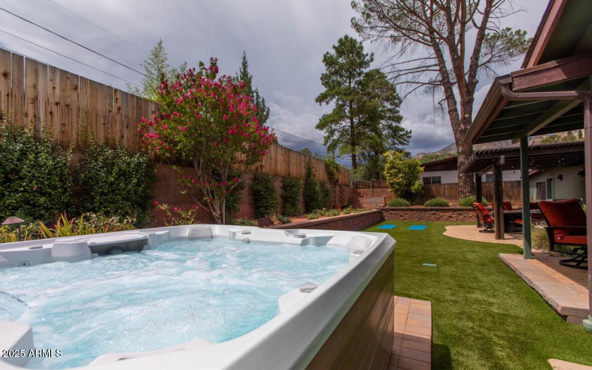 289 Wilson Road Sedona, AZ 86336 - Photo 5 of 43 Wilsonhottub
