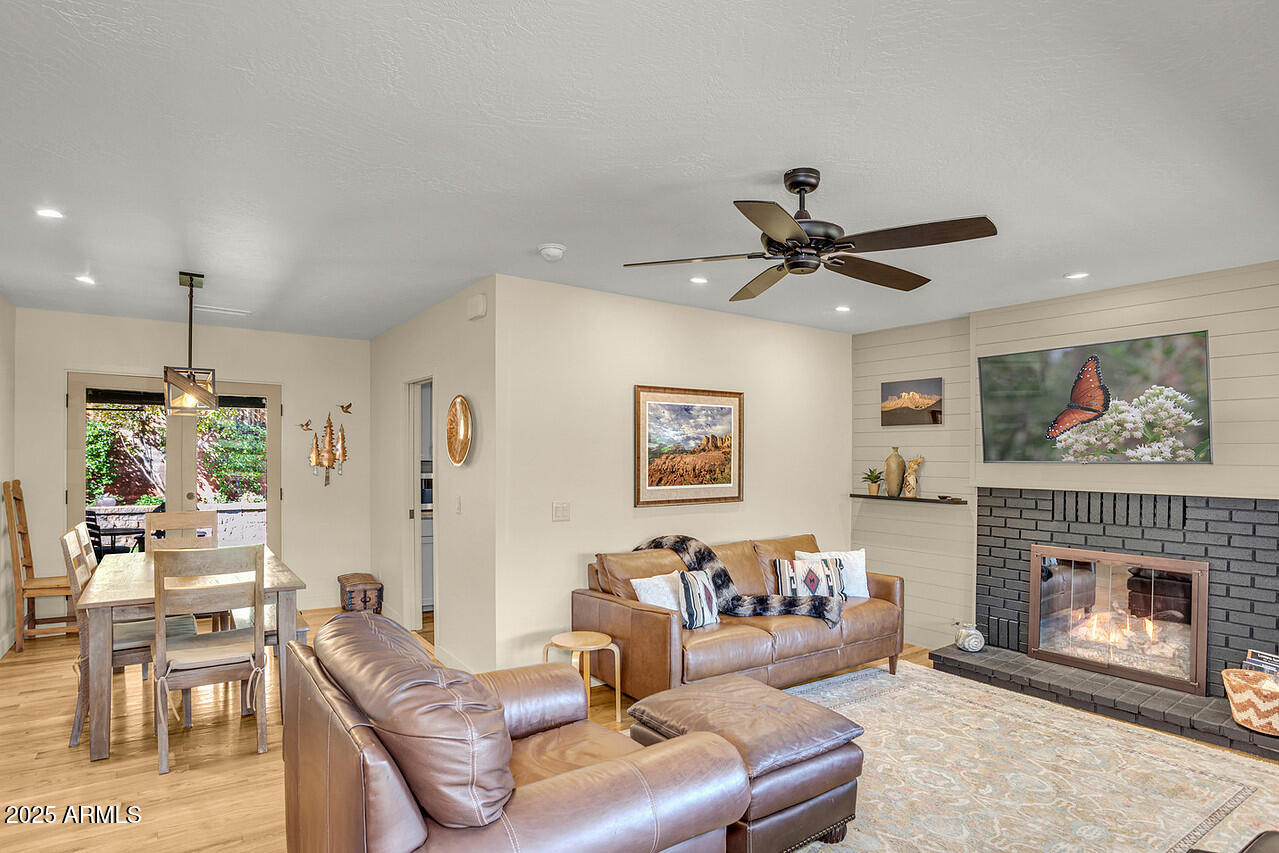 289 Wilson Road Sedona, AZ 86336 - Photo 8 of 43 HK5A7830-w-pic-in-tv