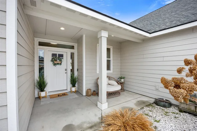 a view of livingroom with patio