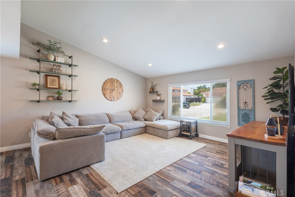 40 Galaxy Way Lompoc, CA 93436 - Photo 6 of 46