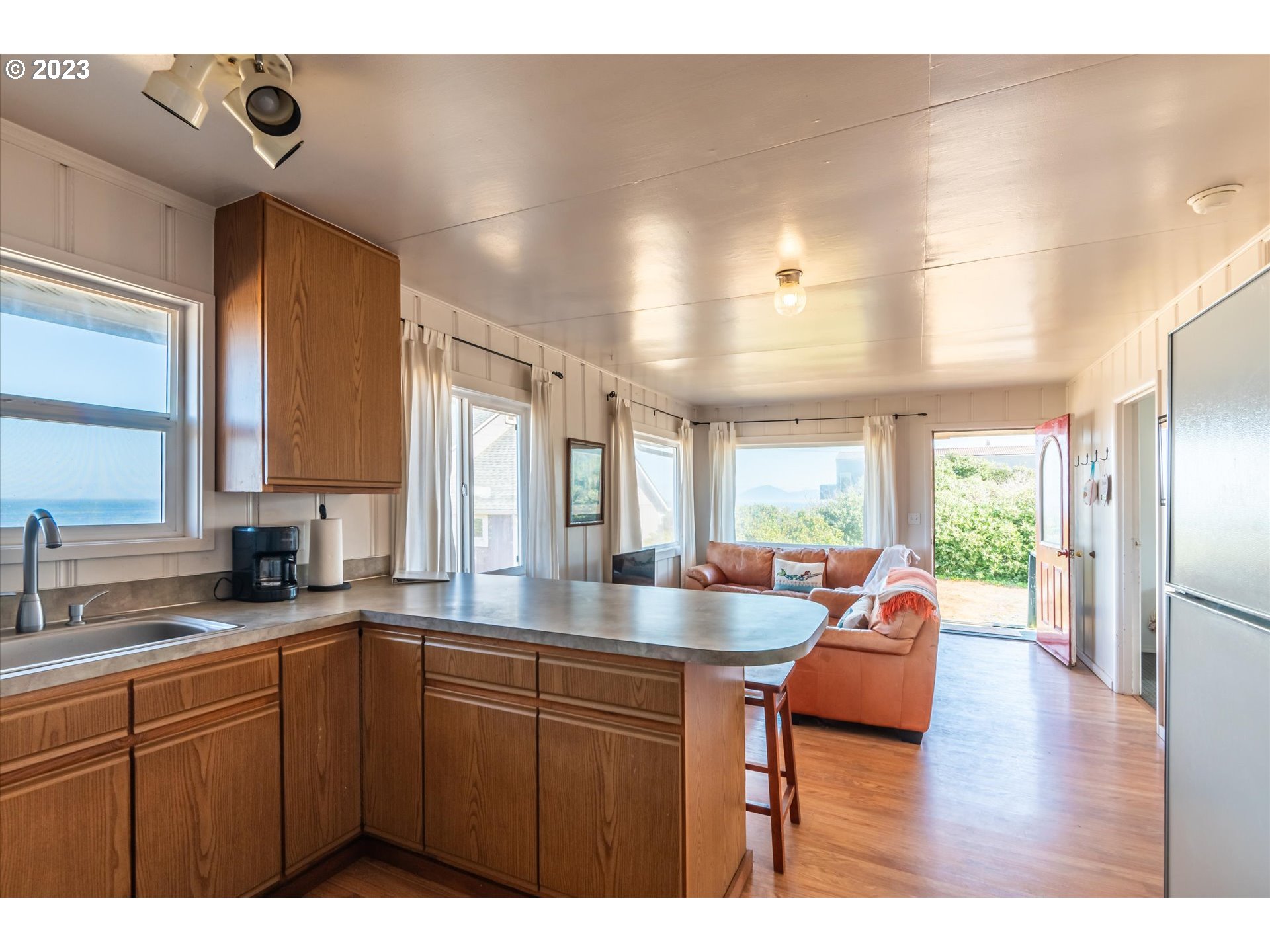 33032 Nesika Road Gold Beach, OR 97444 - Photo 7 of 35