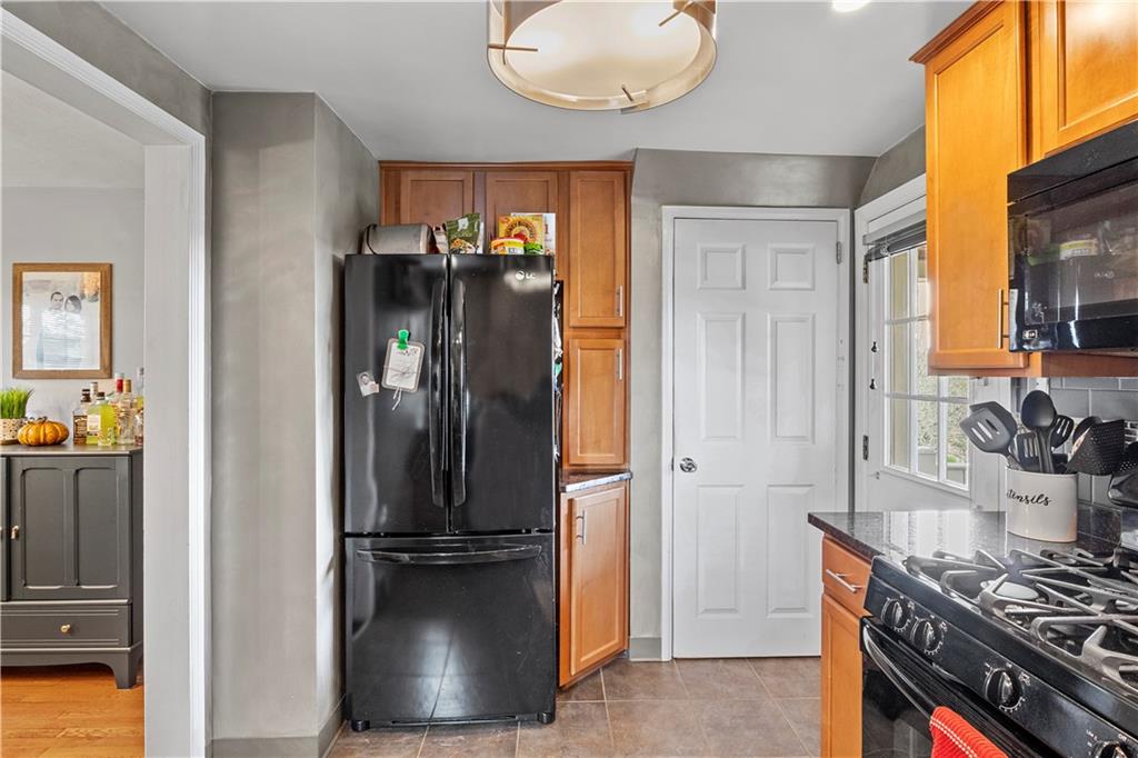 3791 Rural Court West Pittsburgh, PA 15221 - Photo 7 of 23 Gallery Image 7