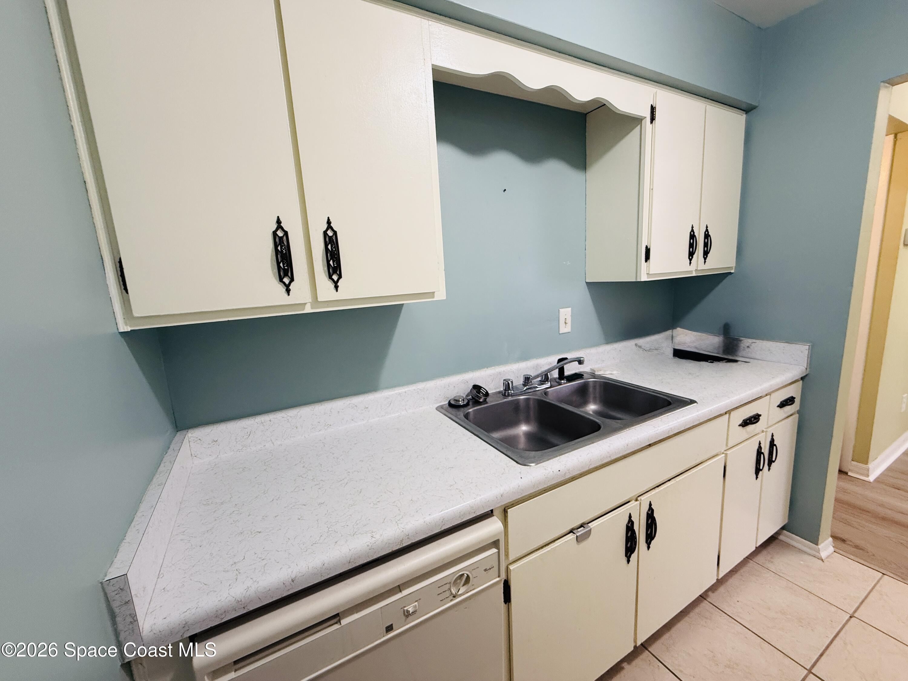 4304 London Town Road, Unit B201 Titusville, FL 32796 - Photo 11 of 23 IMG_3692