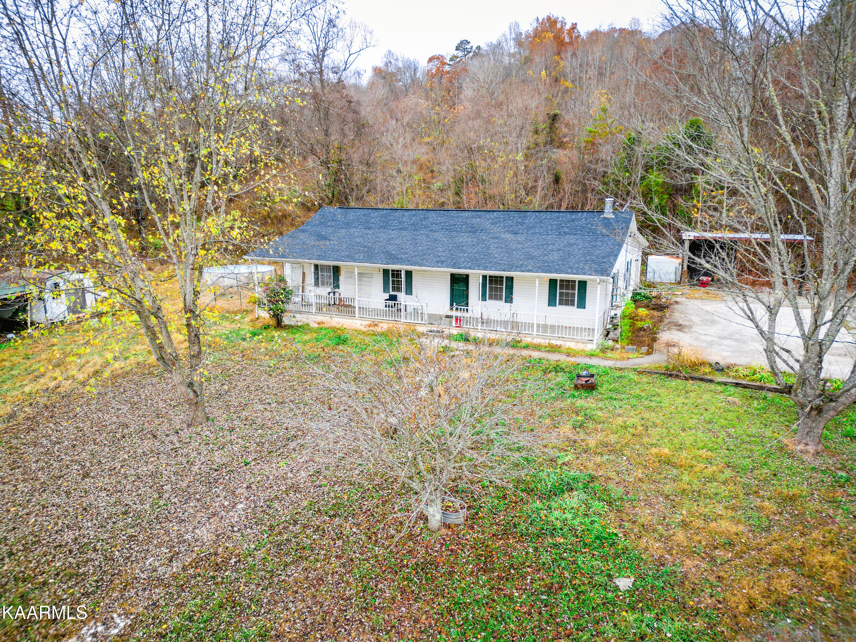 480 Wolfe Road Luttrell, TN 37779 - Photo 2 of 37 Photo Nov 06 2022, 9 57 18 AM
