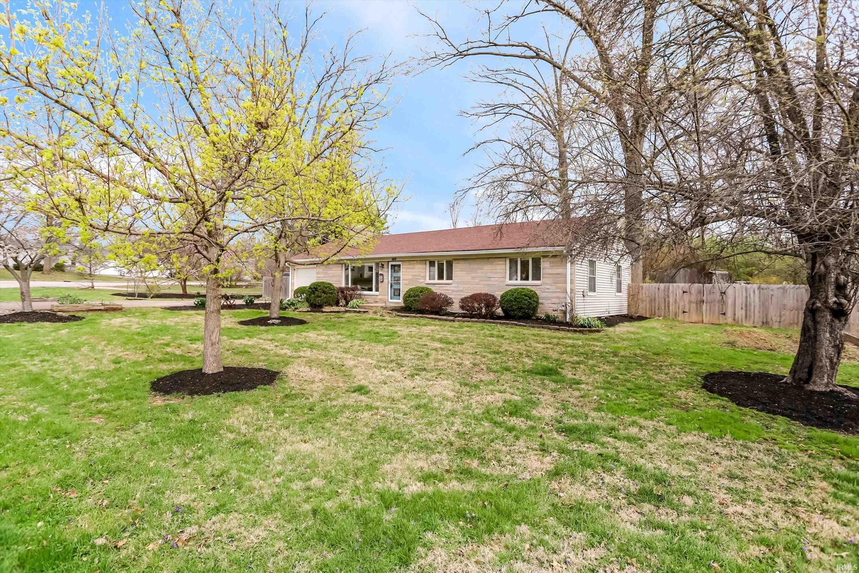 1601 East Ruby Lane Bloomington, IN 47401 - Photo 2 of 34