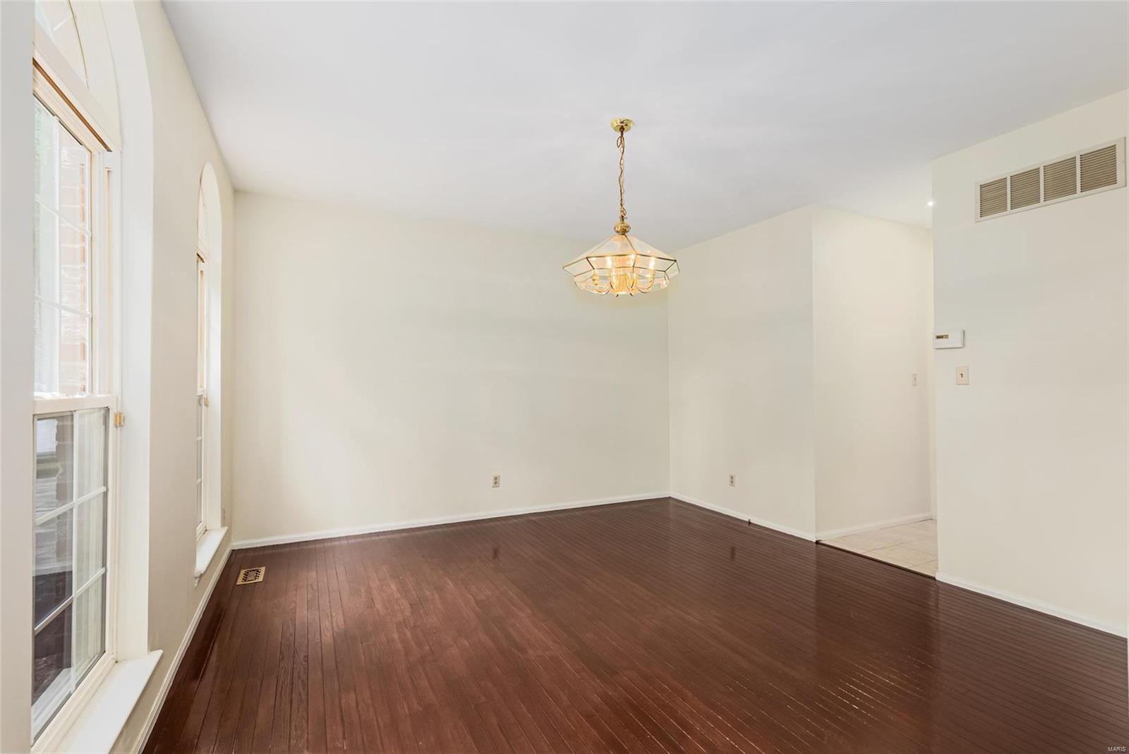 6346 Heintz Road Oakville, MO 63129 - Photo 13 of 63 Gallery Image 13