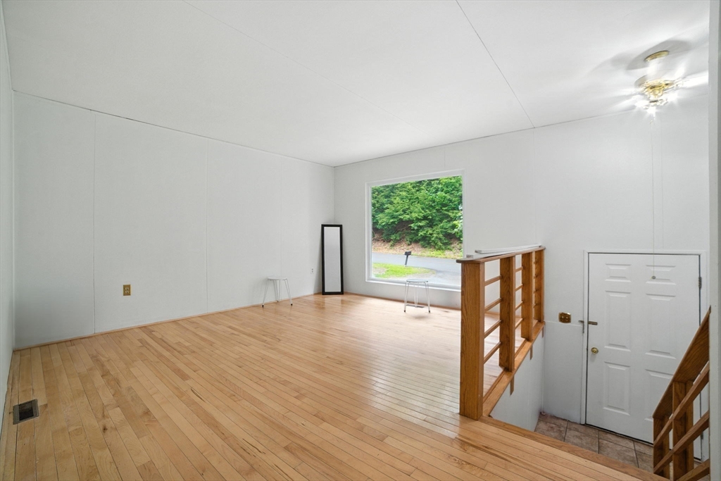 112 Leverett Road Amherst, MA 01002 - Photo 5 of 30