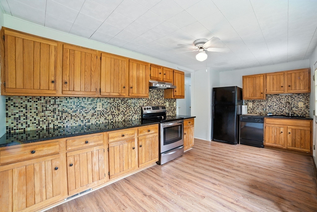 112 Leverett Road Amherst, MA 01002 - Photo 8 of 30