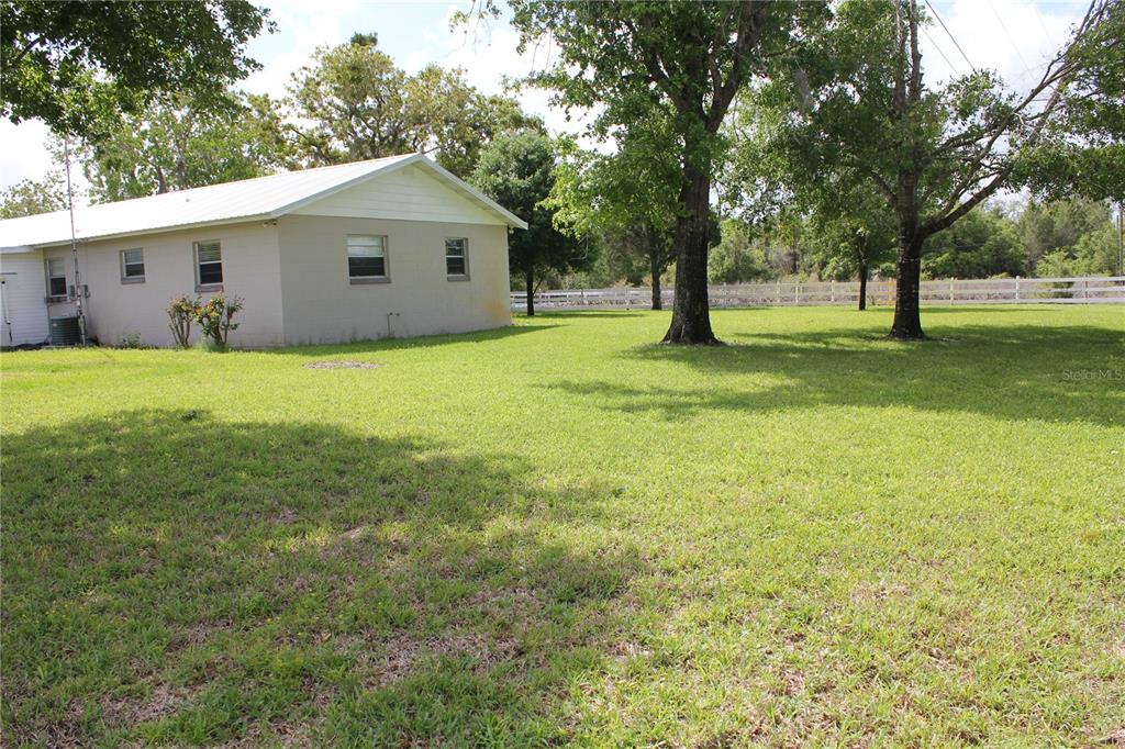 8225 Wakeford Road Lake Wales, FL 33898 - Photo 11 of 98