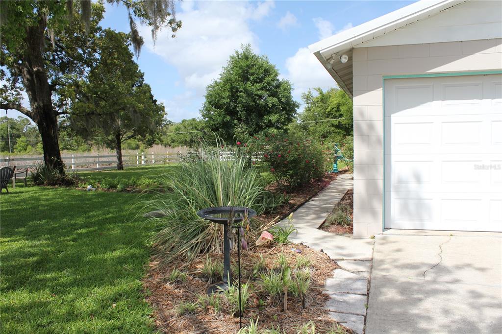 8225 Wakeford Road Lake Wales, FL 33898 - Photo 15 of 98