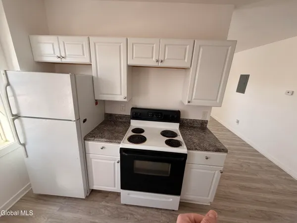 $1,200 | 8 Gardiner Street, Amsterdam, NY 12010