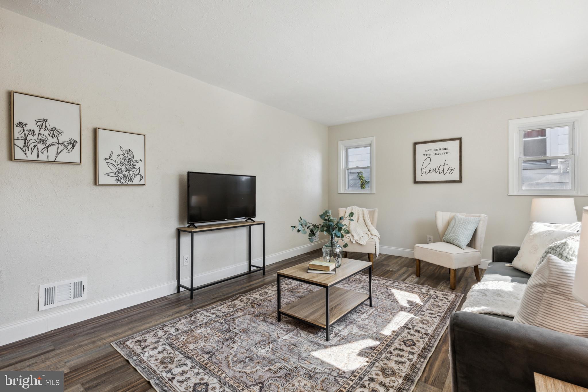 639 Orpington Road Baltimore, MD 21229 - Photo 3 of 38