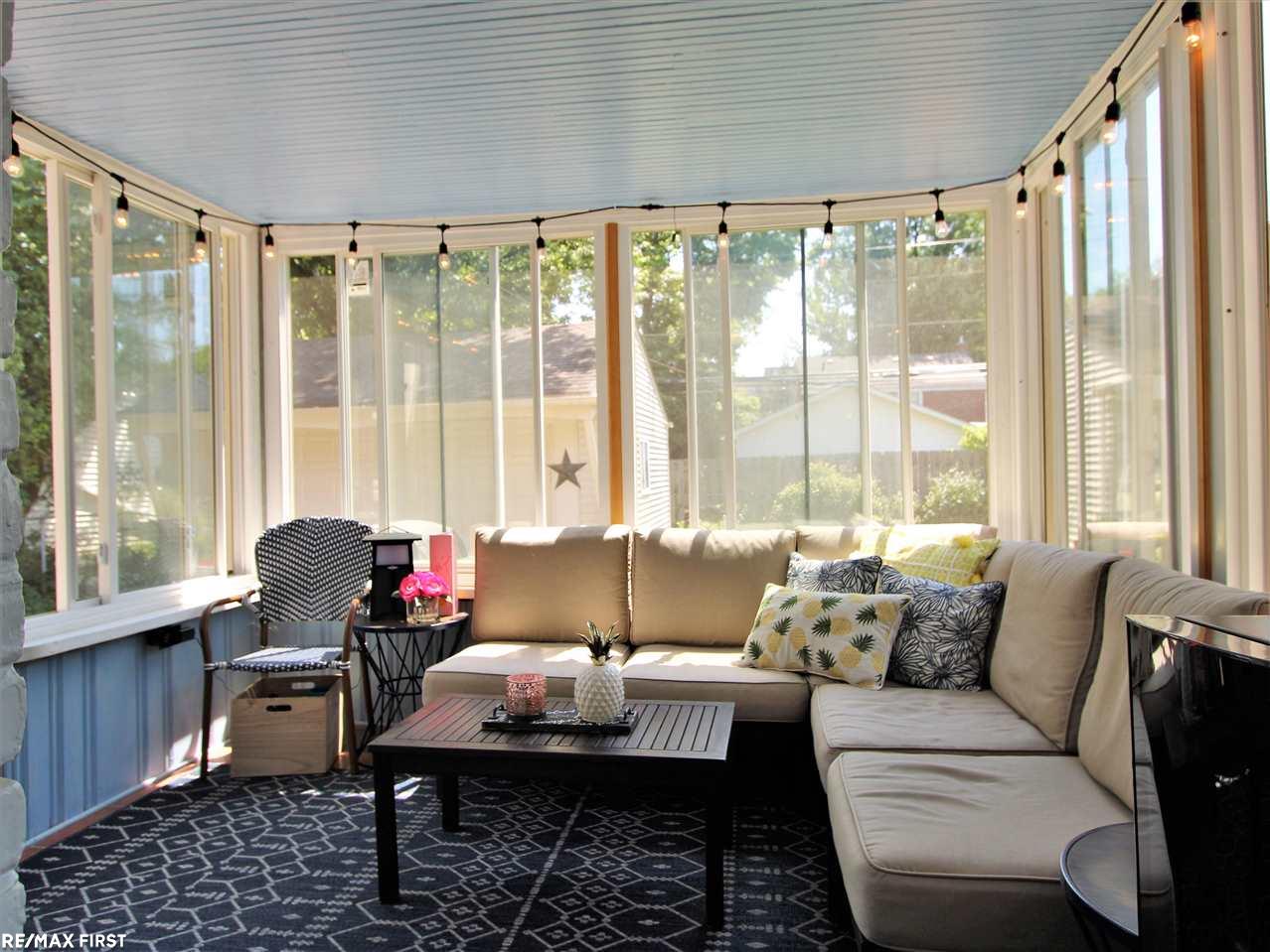 1661 Newcastle Road Grosse Pointe Woods, MI 48236 - Photo 31 of 35