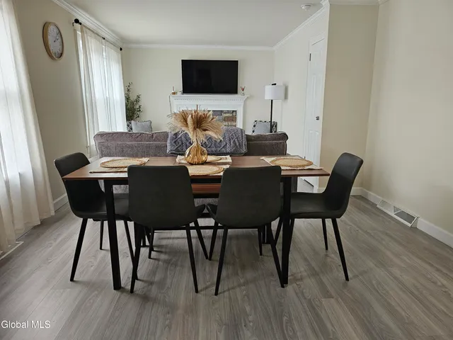 $2,100 | 489 Grooms Road, Unit B, Clifton Park, NY 12065