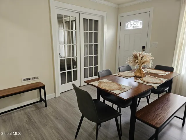 $2,100 | 489 Grooms Road, Unit B, Clifton Park, NY 12065