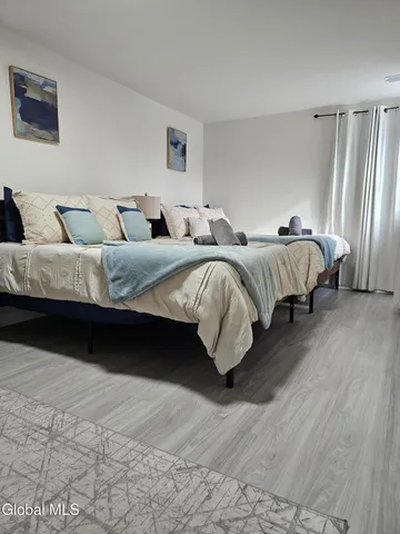 $2,100 | 489 Grooms Road, Unit B, Clifton Park, NY 12065