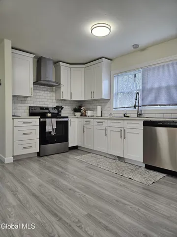 $2,100 | 489 Grooms Road, Unit B, Clifton Park, NY 12065