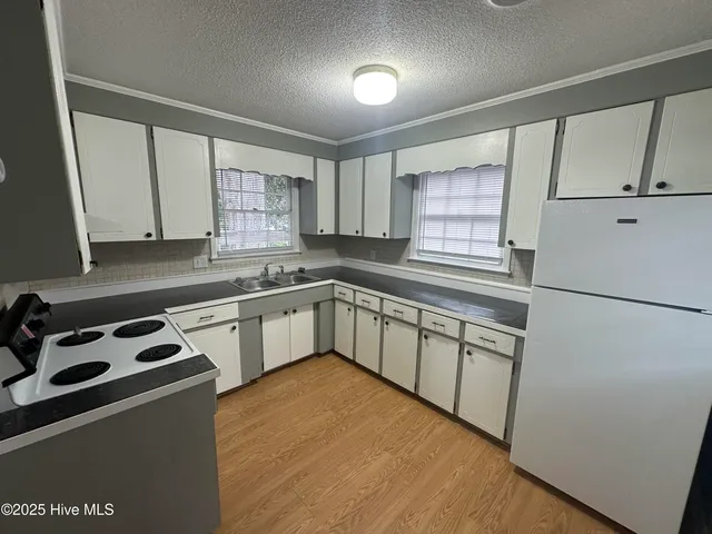 $1,795 | 311 North Atlantic Avenue, Southport, NC 28461