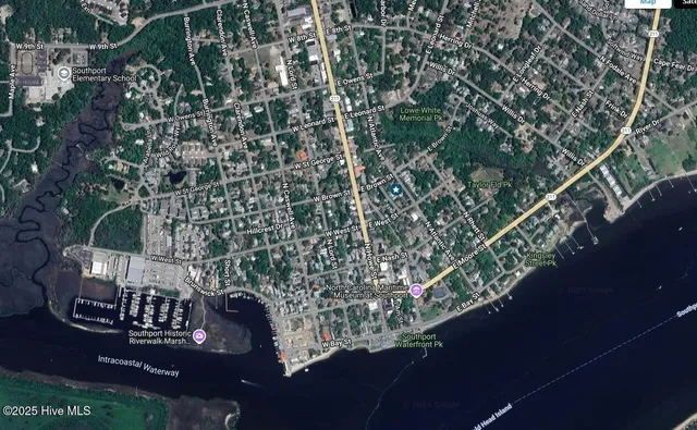 $1,795 | 311 North Atlantic Avenue, Southport, NC 28461