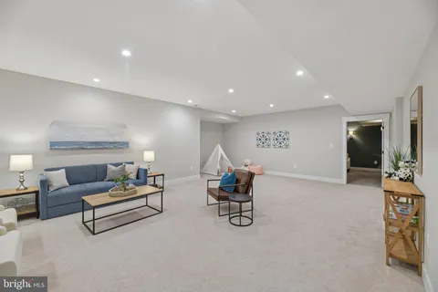 $2,400,000 | 2336 North Oak Street, Falls Church, VA 22046