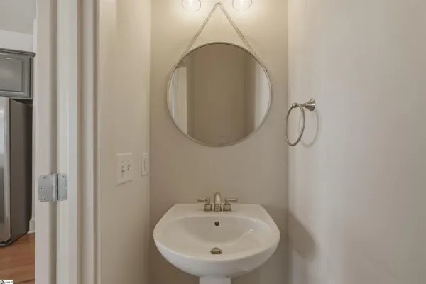 $2,350 | 301 Augusta Street, Unit 203, Greenville, SC 29601