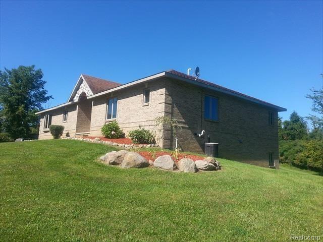4252 South Mill Road Dryden, MI 48428 - Photo 2 of 19 20150821_110310.jpg