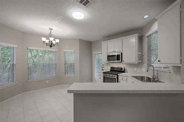 $1,995 | 10 Hancock Street, Conroe, TX 77301