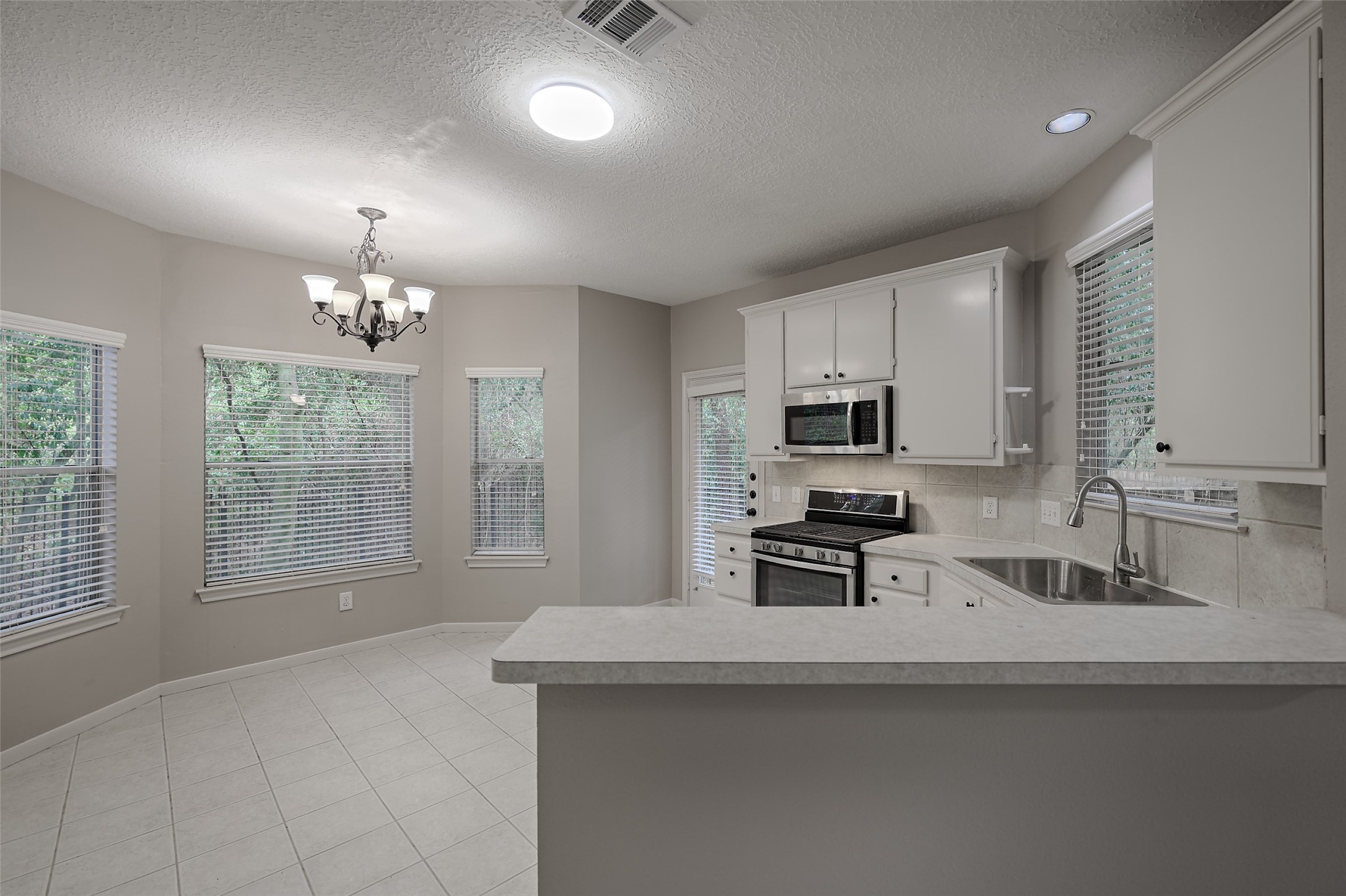 10 Hancock Street Conroe, TX 77301 - Photo 11 of 38