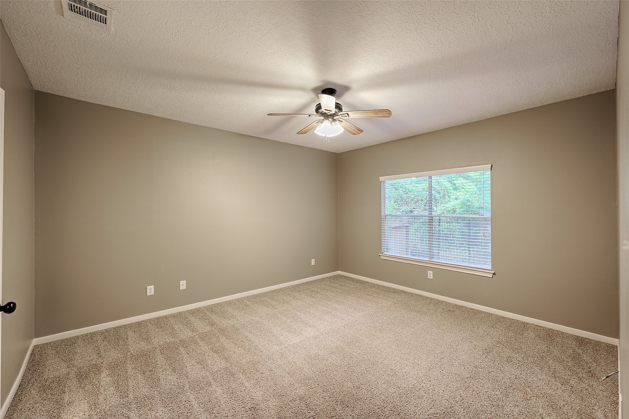 10 Hancock Street Conroe, TX 77301 - Photo 16 of 38