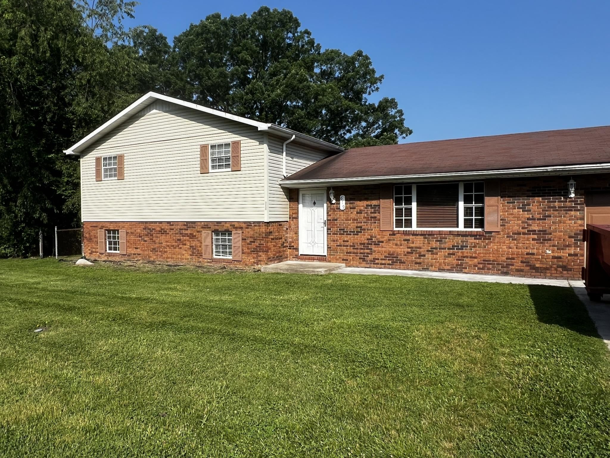 619 West Greenhill Road Ashland, KY 41102 - Photo 2 of 42
