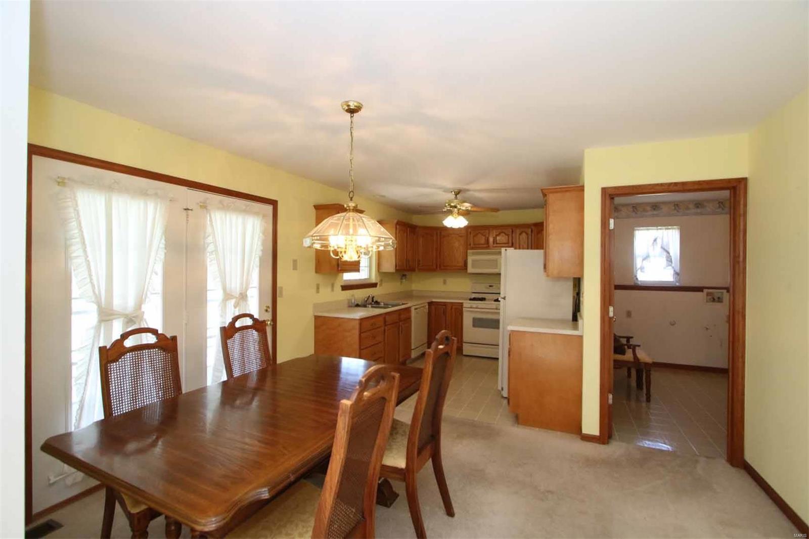 1209 Cherry Tree Lane Godfrey, IL 62035 - Photo 15 of 27