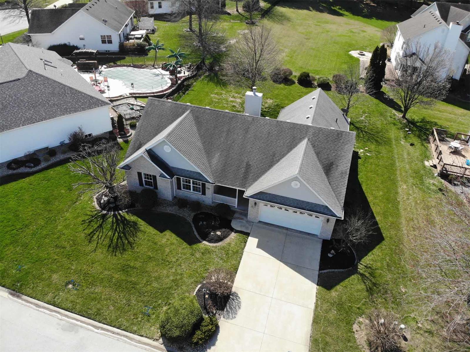 1209 Cherry Tree Lane Godfrey, IL 62035 - Photo 2 of 27