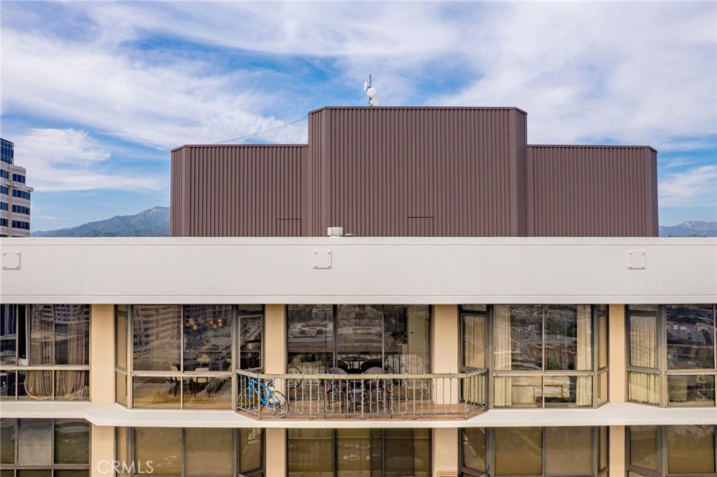 222 Monterey Road, Unit 1603 Glendale, CA 91206 - Photo 46 of 65 front view of a building with a street