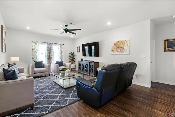 $340,000 | 715 Jacques Lane, Zachary, LA 70791