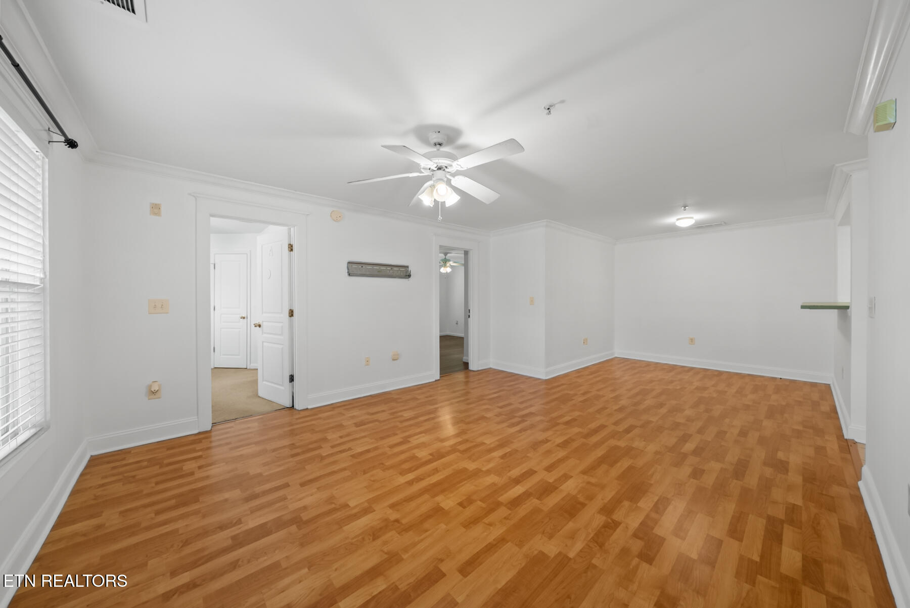 3720 Spruce Ridge Way, Unit 2222 Knoxville, TN 37920 - Photo 14 of 35 Living Room