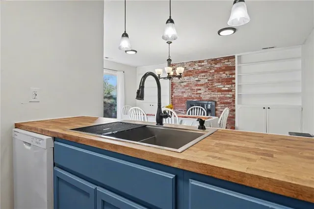 $314,750 | 925 West 27th Terrace, Lawrence, KS 66046