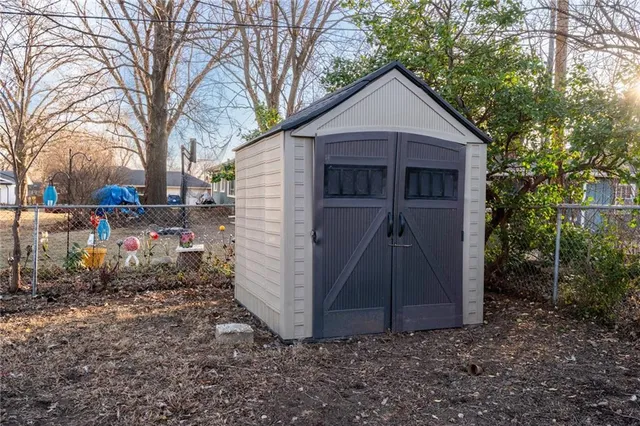 $314,750 | 925 West 27th Terrace, Lawrence, KS 66046