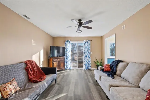 $314,750 | 925 West 27th Terrace, Lawrence, KS 66046