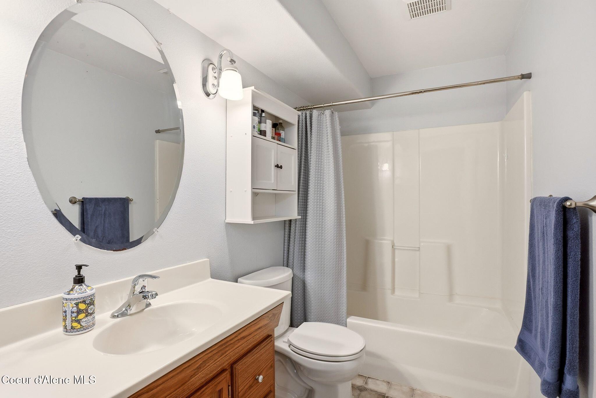 7410 West Lund Street Rathdrum, ID 83858 - Photo 28 of 45 Bathdroom #3