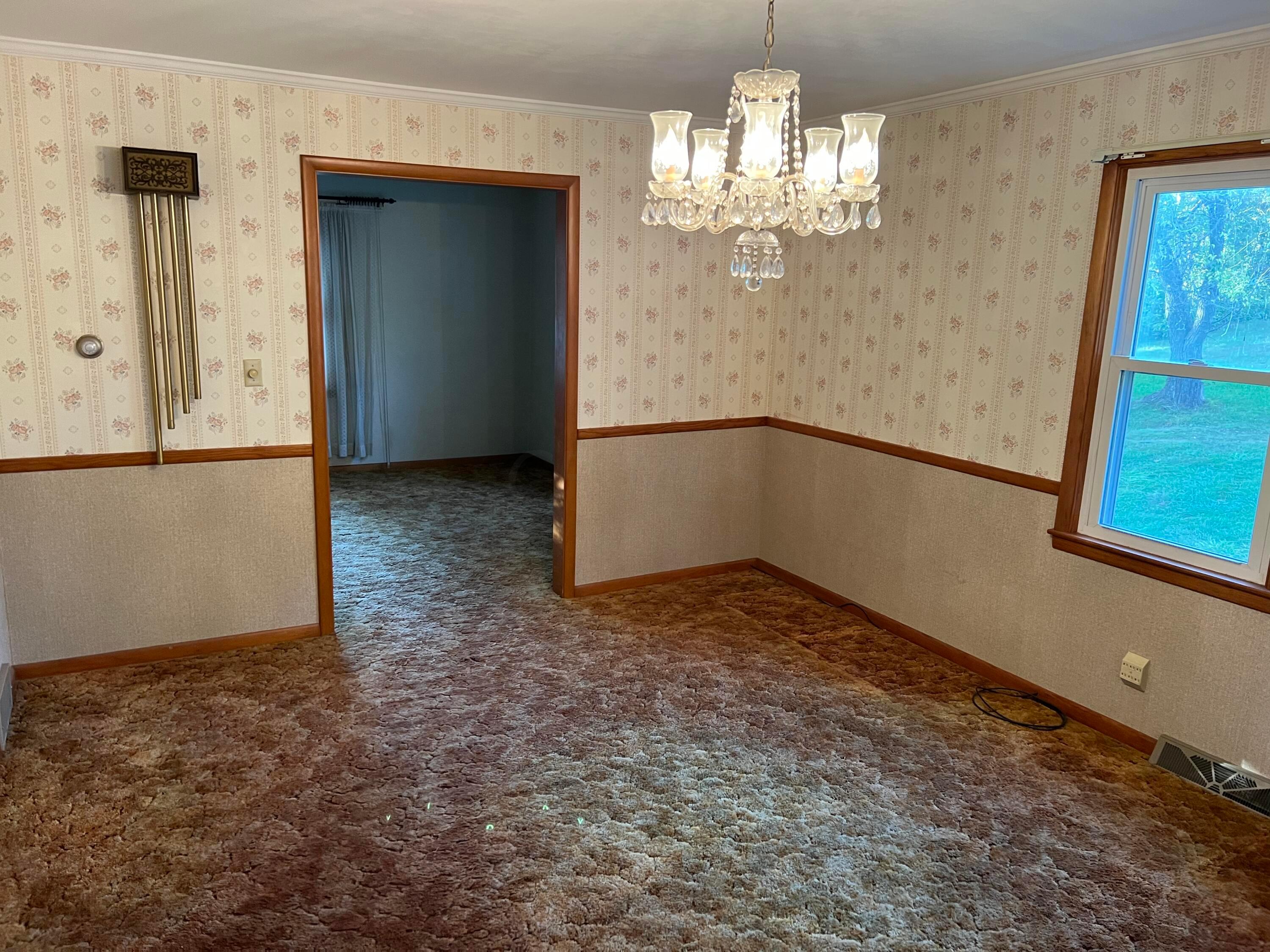 3945 Crawfis Road Southeast Lancaster, OH 43130 - Photo 8 of 23 25183775-1153-4060-84BD-D00AFA4C785C