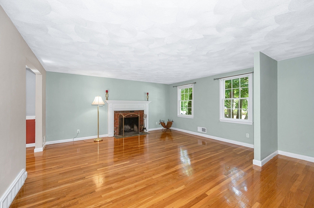6 Peter Road North Reading, MA 01864 - Photo 5 of 39