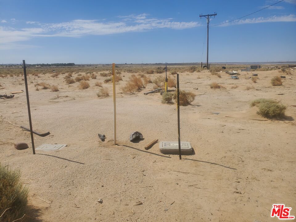 7797 Quartz Road Mojave, CA 93501 - Photo 13 of 23 a view of water heater
