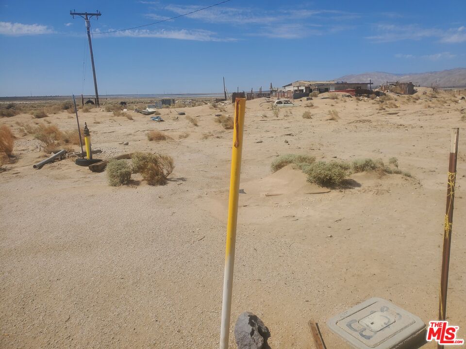 7797 Quartz Road Mojave, CA 93501 - Photo 14 of 23 a view of bathroom