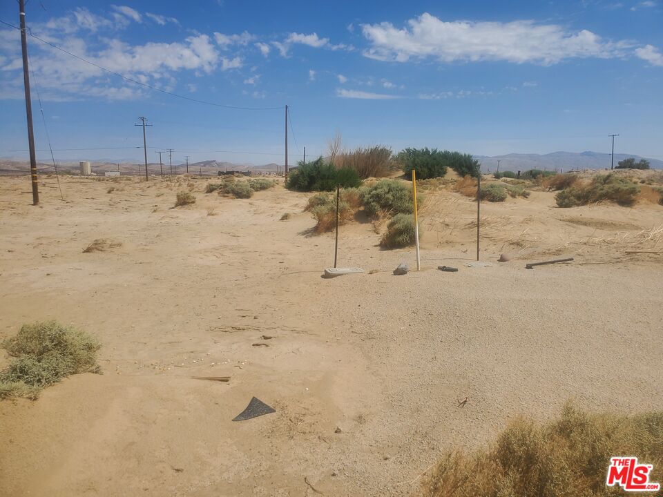 7797 Quartz Road Mojave, CA 93501 - Photo 15 of 23 a view of ocean