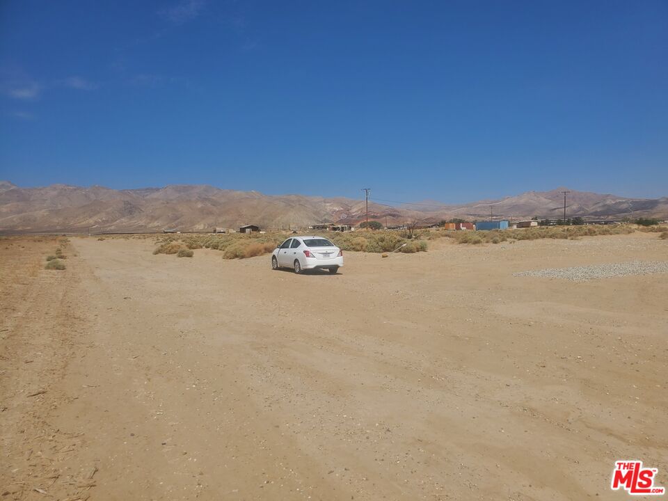 7797 Quartz Road Mojave, CA 93501 - Photo 19 of 23 a view of lake view and mountain view
