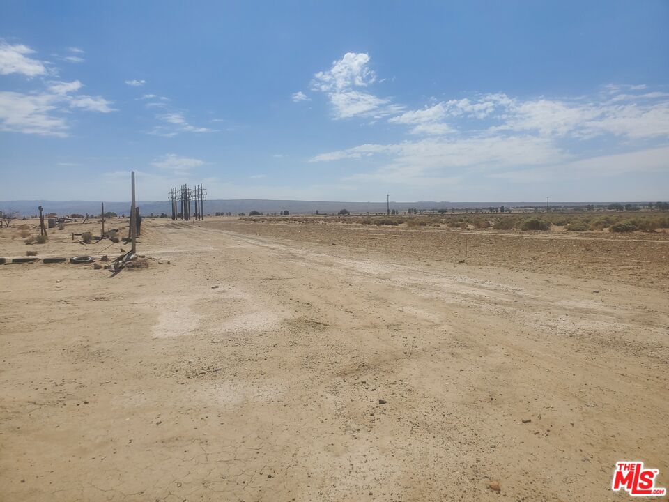 7797 Quartz Road Mojave, CA 93501 - Photo 21 of 23 a view of ocean view with beach