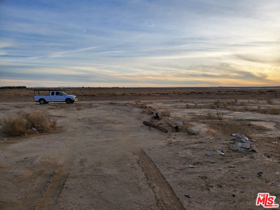 7797 Quartz Road Mojave, CA 93501 - Photo 7 of 23 a view of a beach with an ocean view