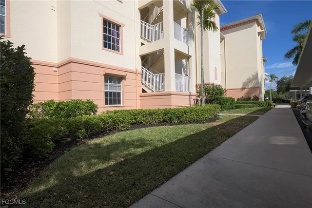 $219,900 | 4015 Palm Tree Boulevard, Unit 104, Cape Coral, FL 33904