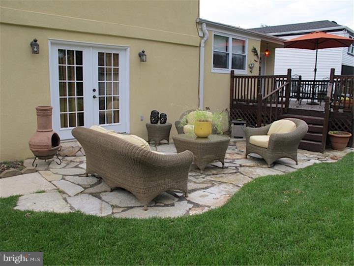 9728 Glenhope Road Philadelphia, PA 19115 - Photo 18 of 19 Back Yard